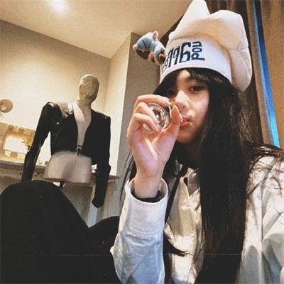 春燕展翅