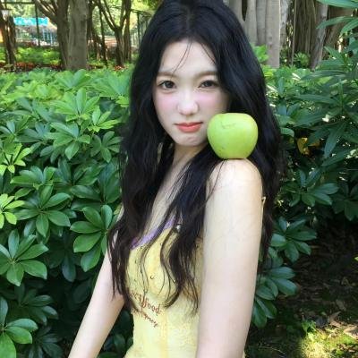 白色，红色与...
